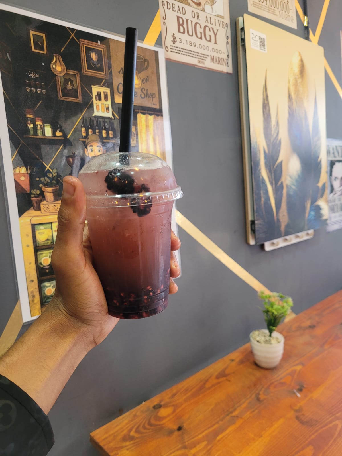 Jus frais aux fruits rouges Miw Pew Café El Jadida